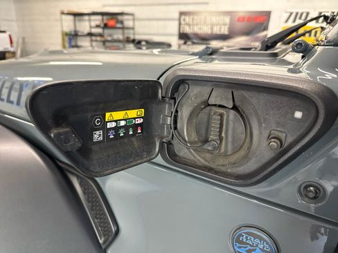 Used 2024 Jeep Wrangler Unlimited AWD/4WD image 95