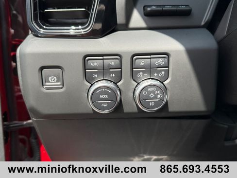 Used 2024 GMC Sierra 2500 AT4 w/ AT4 Premium Plus Package AWD/4WD image 32
