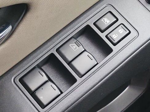 Used 2022 Nissan Frontier SV image 21