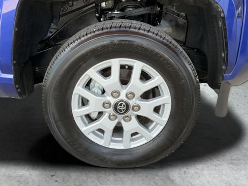Used 2025 Toyota Tacoma SR5 RWD image 27
