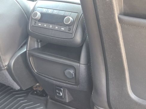 Used 2016 Chevrolet Traverse LTZ AWD/4WD image 34