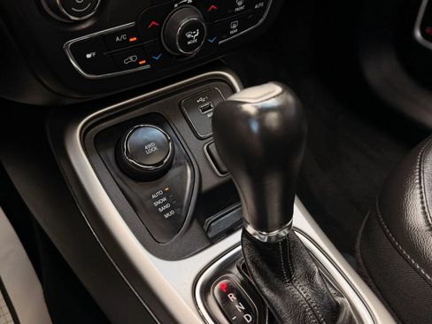 Used 2019 Jeep Compass High Altitude AWD/4WD image 17