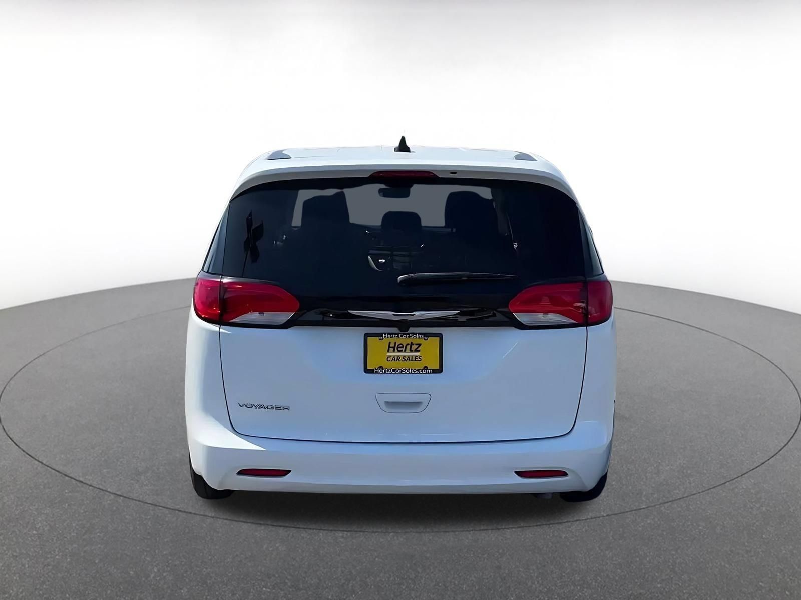 Used 2023 Chrysler Voyager LX FWD image 12