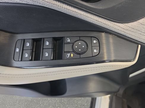 Used 2023 Nissan Rogue SV FWD image 26