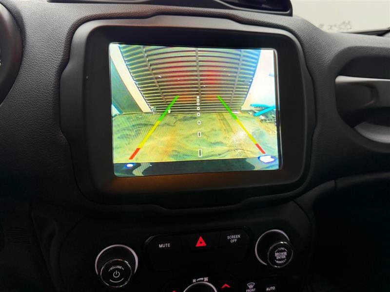 Used 2019 Jeep Renegade Limited w/ Quick Order Package 22P AWD/4WD image 14