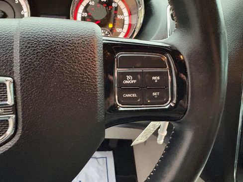 Used 2017 Dodge Grand Caravan SXT image 32