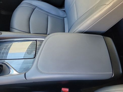 Used 2021 Buick Enclave Premium w/ Sun and Sites Package image 45