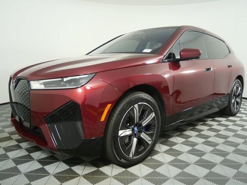 Used 2025 BMW iX xDrive50 image 7