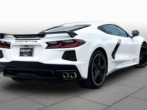 Used 2022 Chevrolet Corvette Stingray Coupe w/ Z51 Performance Package RWD image 12