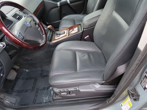 Used 2014 Volvo XC90 3.2 w/ Climate Package image 11