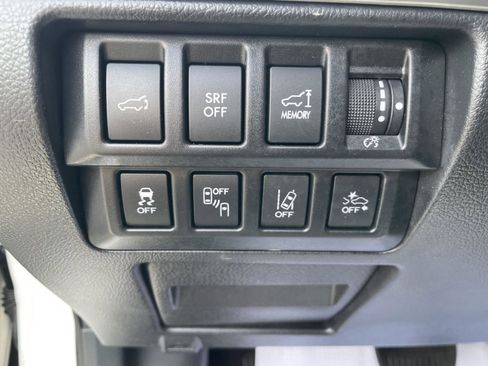 Used 2017 Subaru Outback 3.6R Limited AWD/4WD image 14
