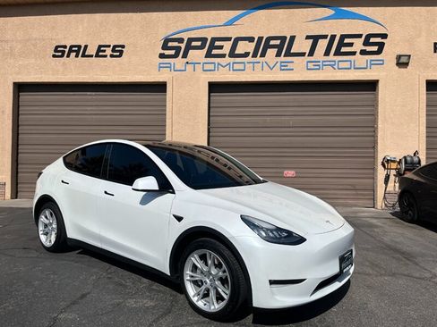 Used 2021 Tesla Model Y Long Range AWD/4WD image 1