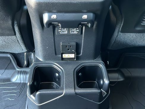 Used 2022 Jeep Gladiator Rubicon w/ Cold Weather Group image 15