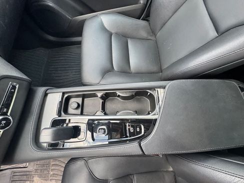 Used 2024 Volvo XC90 B5 Core w/ Protection Package Premier AWD/4WD image 23