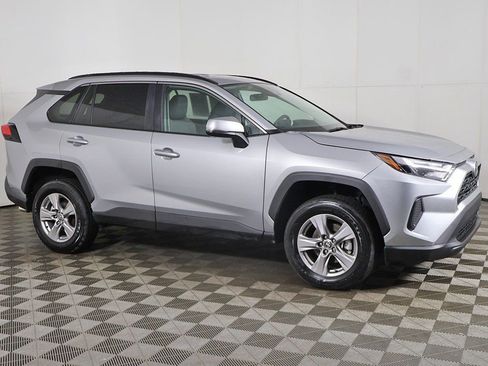 Used 2025 Toyota RAV4 XLE FWD image 12