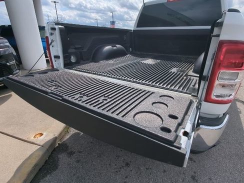 Used 2021 RAM 2500 Big Horn image 27