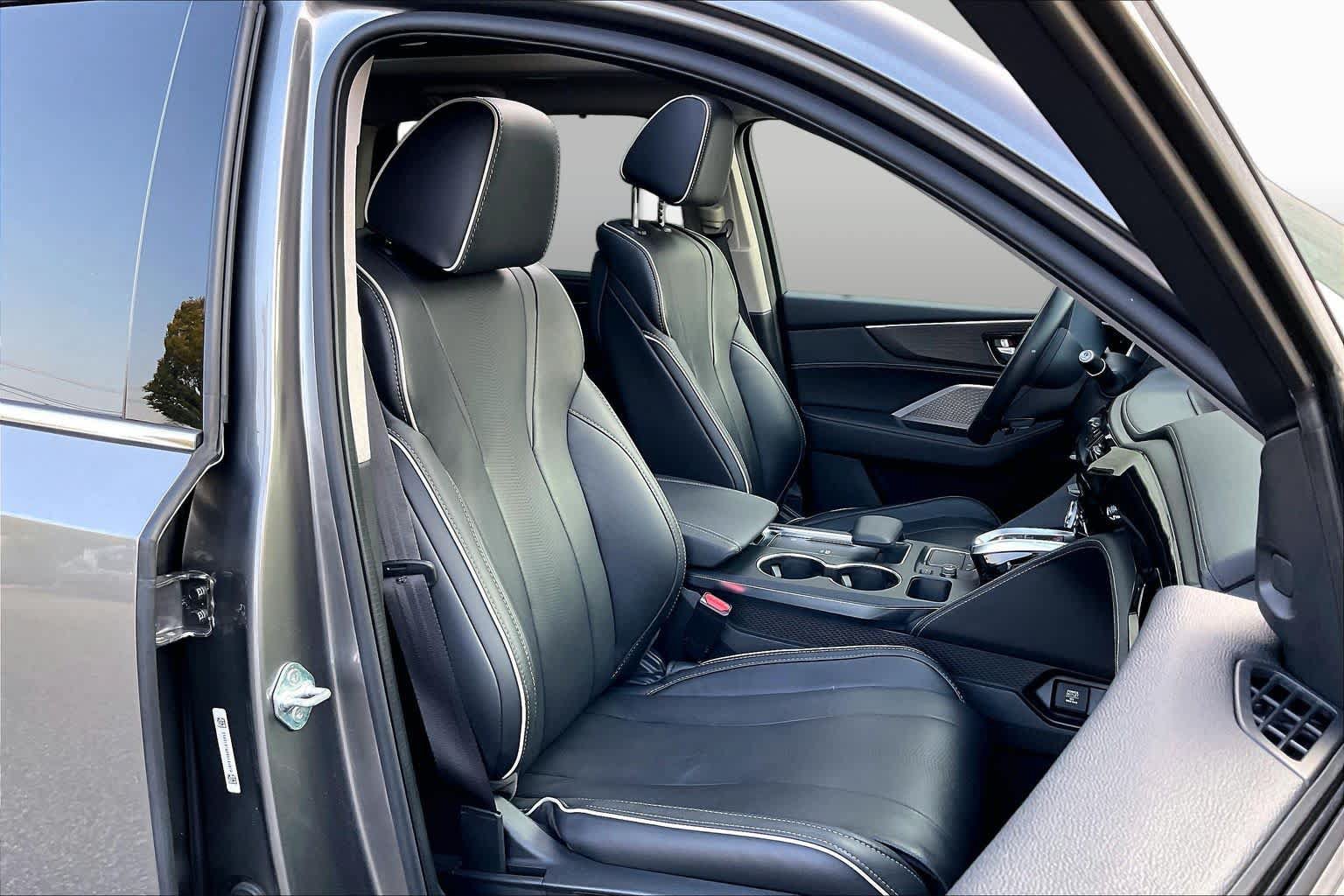 Certified 2024 Acura MDX w/ Advance Package AWD/4WD image 9