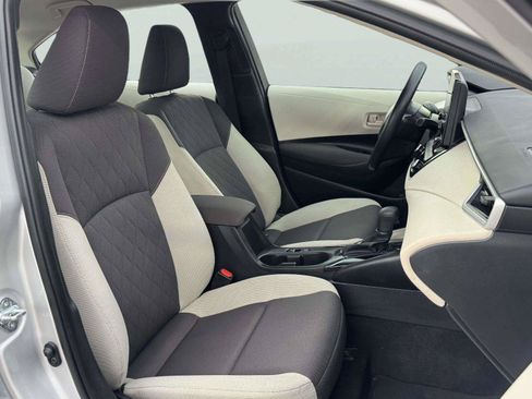 Used 2025 Toyota Corolla LE FWD image 51