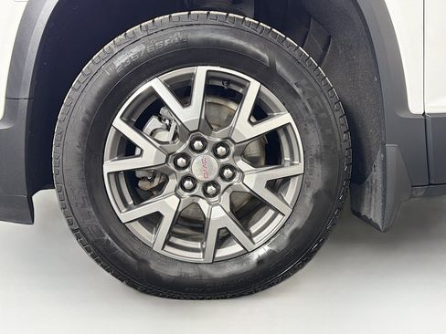 Used 2020 GMC Acadia SLE w/ Driver Convenience Package image 32