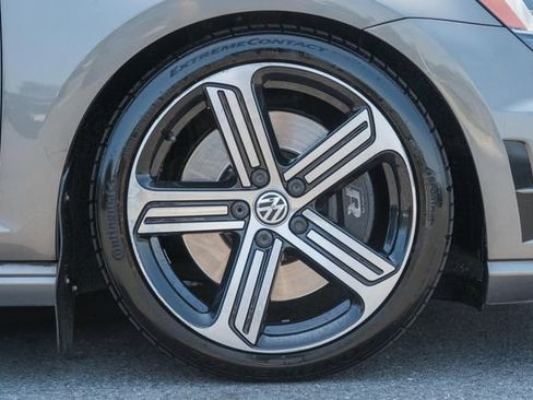 Used 2017 Volkswagen Golf R 4-Door AWD/4WD image 20