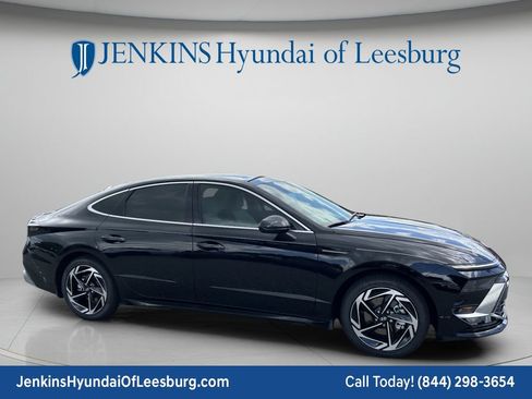 New 2026 Hyundai Sonata SEL FWD image 2