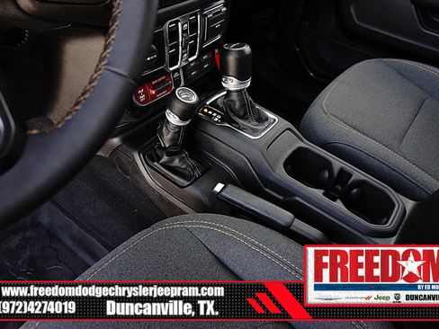 Used 2024 Jeep Gladiator Sport AWD/4WD image 37
