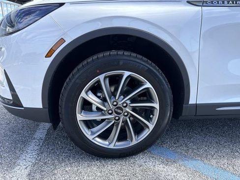 New 2026 Lincoln Corsair Premiere image 10