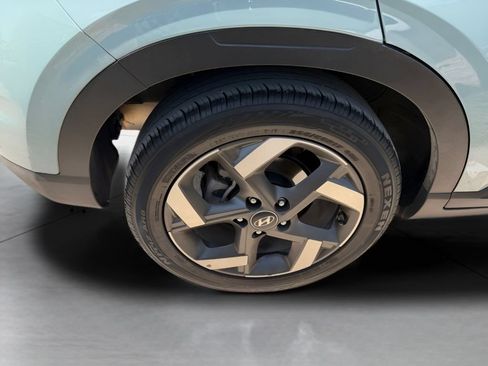 Used 2025 Hyundai Venue SEL FWD image 14