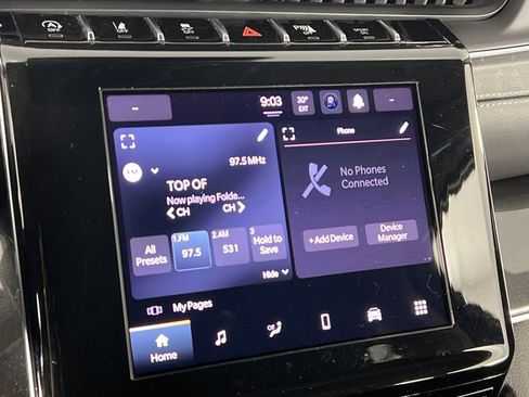 Used 2023 Jeep Grand Cherokee Laredo image 32