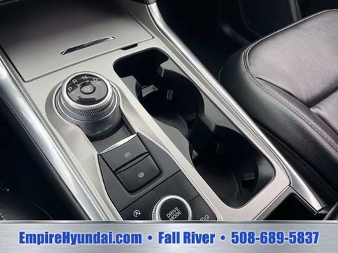 Used 2020 Ford Explorer XLT w/ Equipment Group 202A AWD/4WD image 25