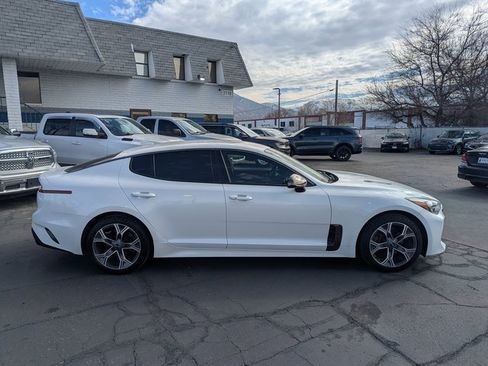 Used 2020 Kia Stinger GT-Line image 2