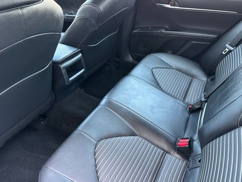 Certified 2018 Toyota Camry SE FWD image 12