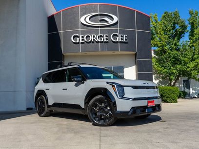 New 2026 Kia EV9 Land