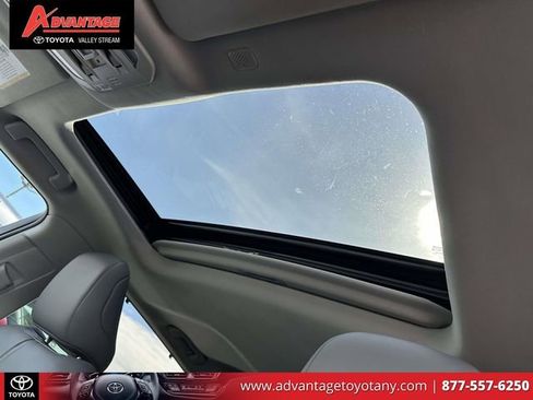 Used 2022 Toyota Highlander XLE image 23