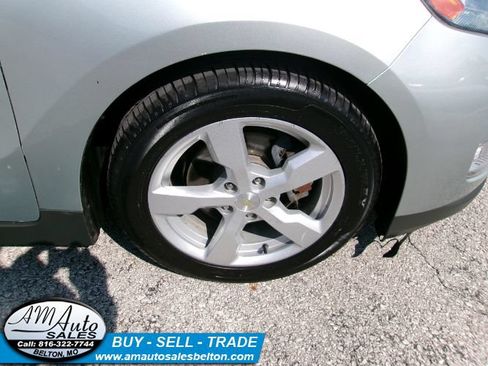 Used 2013 Chevrolet Volt FWD image 16