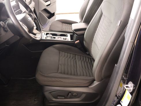 Used 2021 Ford Explorer XLT AWD/4WD image 11