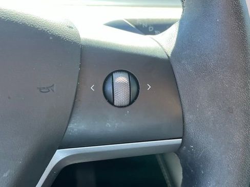 Used 2023 Tesla Model 3 Standard Range image 11