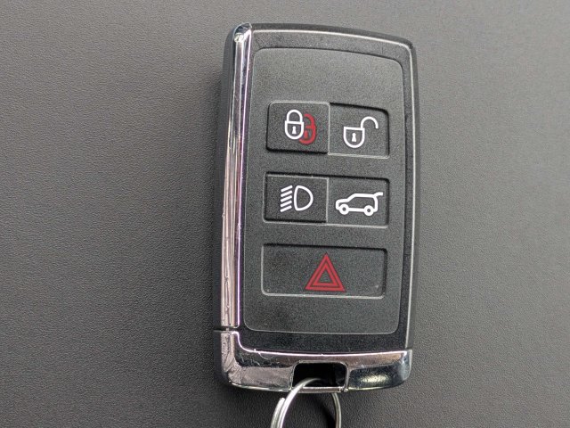 Used 2026 Land Rover Defender 110 X-Dynamic SE AWD/4WD image 31