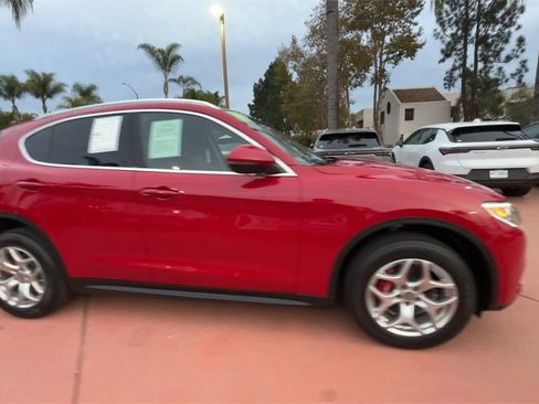 Used 2019 Alfa Romeo Stelvio image 9