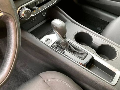 Used 2025 Nissan Altima 2.5 SV FWD image 19