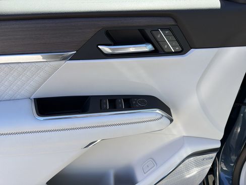 New 2026 GMC Acadia Denali w/ Super Cruise Package image 13