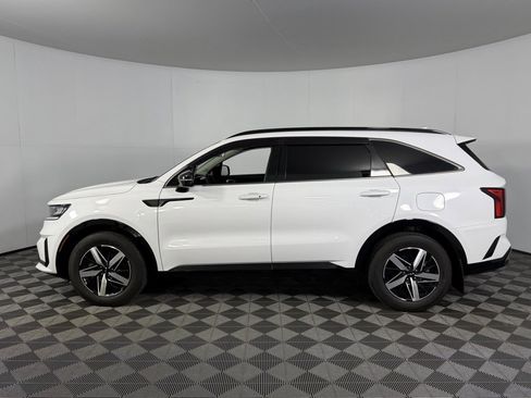 Used 2022 Kia Sorento S w/ Panoramic Sunroof Package image 9
