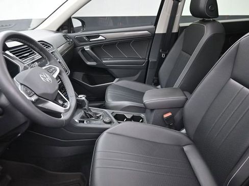Used 2022 Volkswagen Tiguan SE AWD/4WD image 17