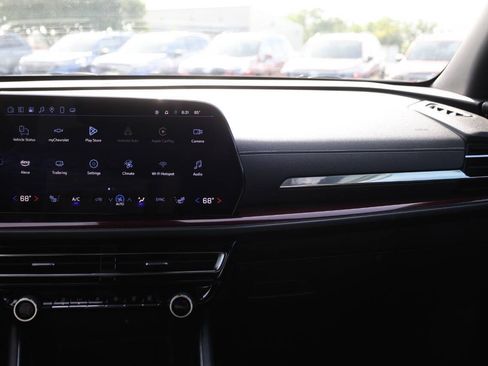 Used 2025 Chevrolet Traverse Z71 AWD/4WD image 24