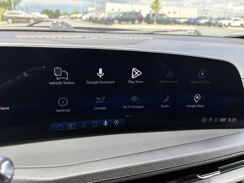 Used 2024 Cadillac XT4 Luxury w/ Cold Weather Package FWD image 23