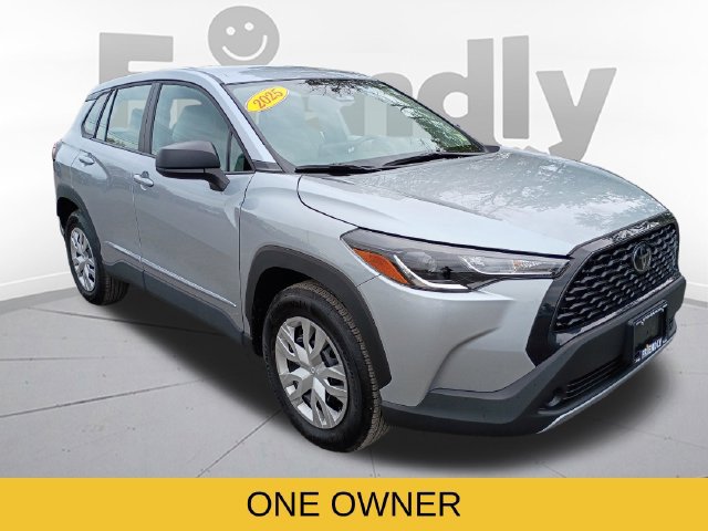 Used 2025 Toyota Corolla Cross L AWD/4WD image 3