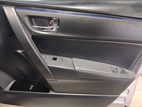 Used 2019 Toyota Corolla SE FWD image 18