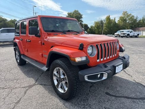 Used 2019 Jeep Wrangler Unlimited Sahara image 3