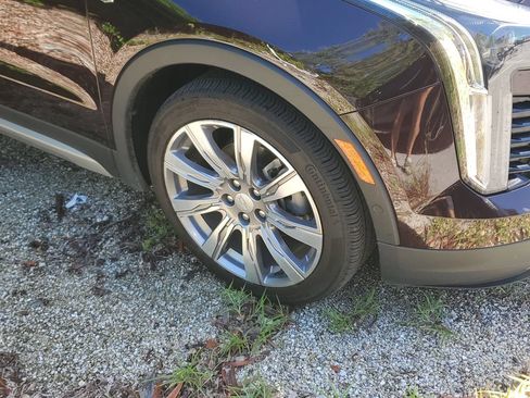 Used 2020 Cadillac XT4 Premium Luxury w/ Enhanced Visibility Package AWD/4WD image 4