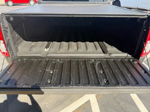 Used 2011 Nissan Frontier PRO-4X AWD/4WD image 10